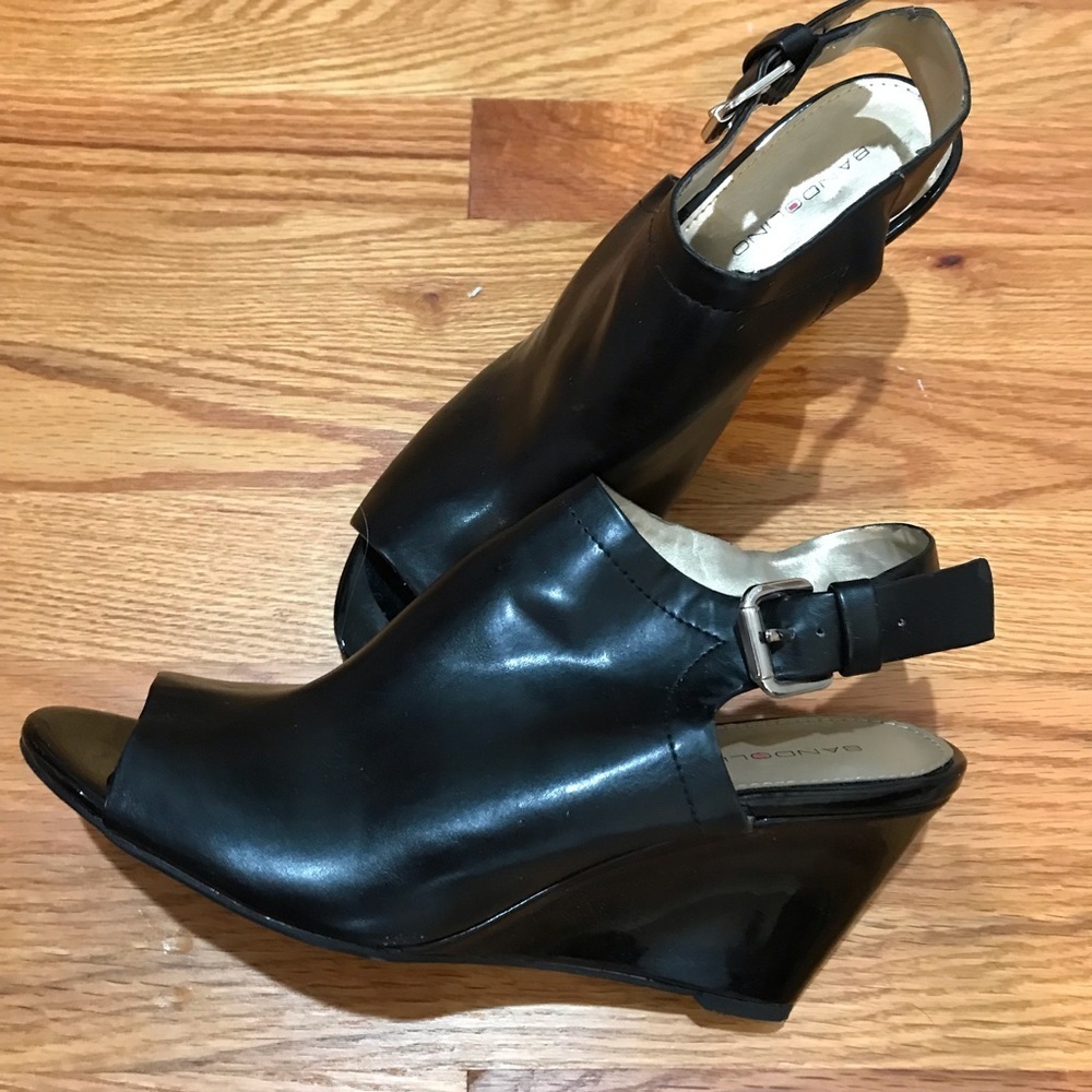▪️BANDOLINO Peep Toe Sandals
